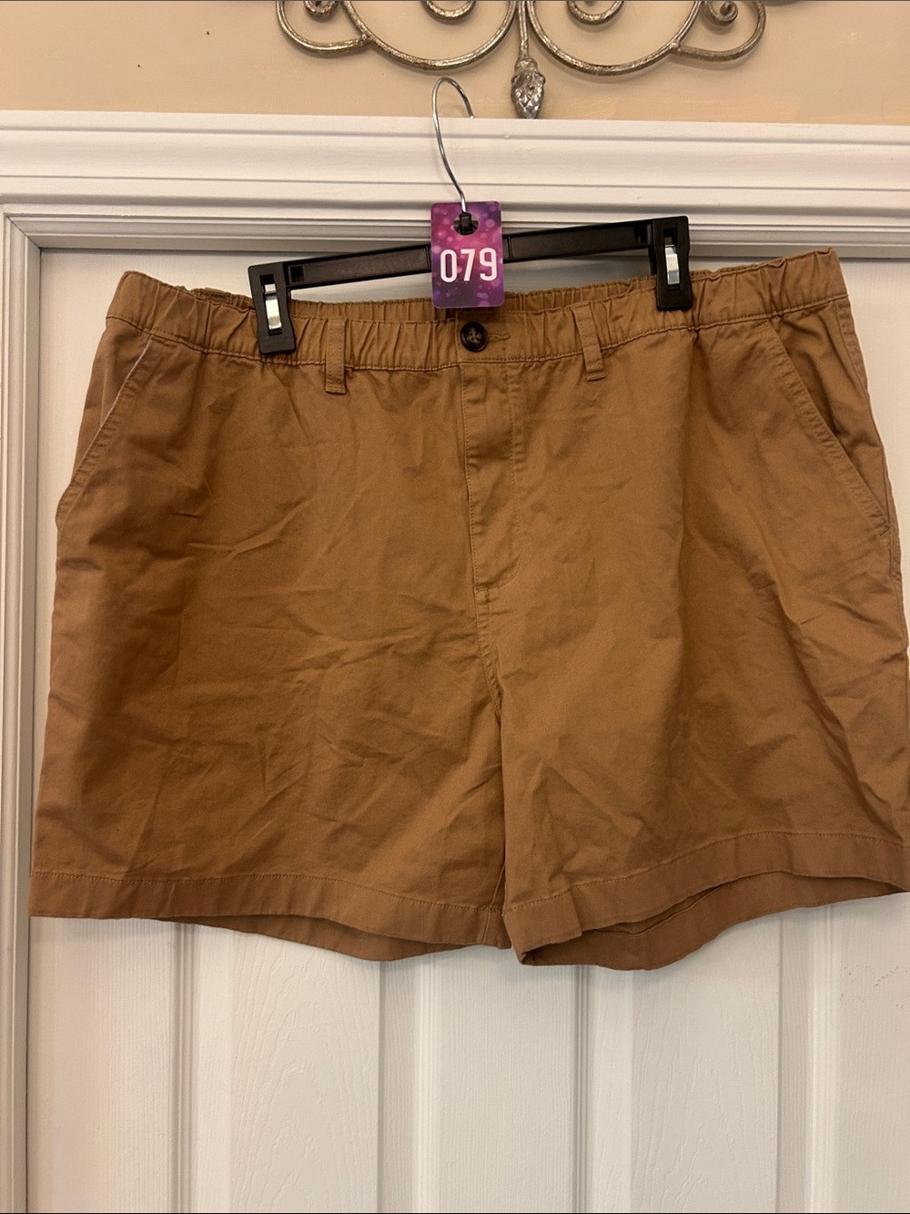 chubbies Men's Flat Front Tan Shorts